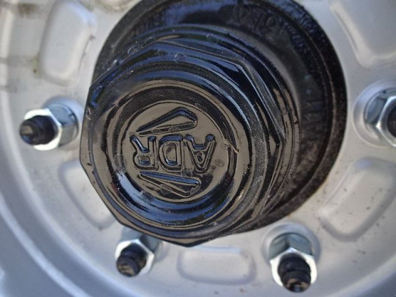 Wasserfass des Typs S&F 2000 Liter Wassertank mit Fahrgestell, Neumaschine in Neureichenau (Bild 9)