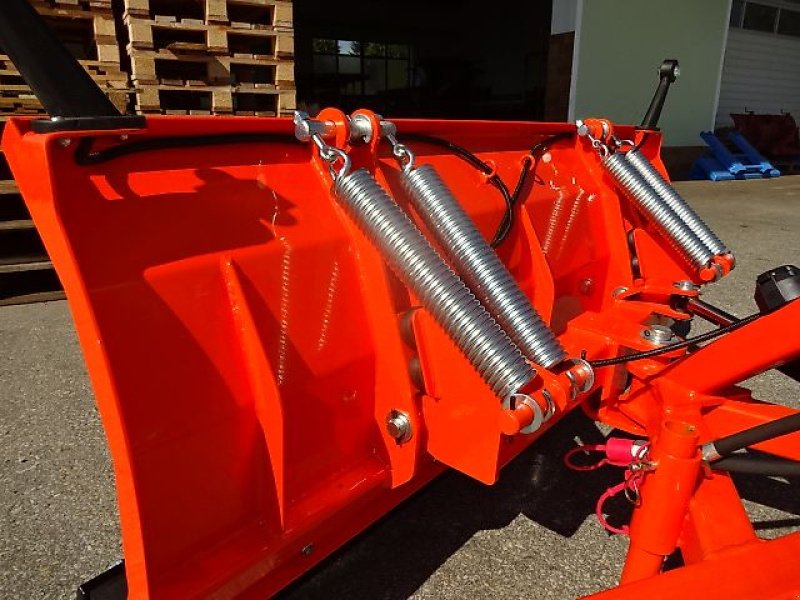 Schneepflug des Typs H-L-M 1,5 Meter Hydraulisch schwenkbar- Anbau an Dreipunkt, Neumaschine in Neureichenau (Bild 10)