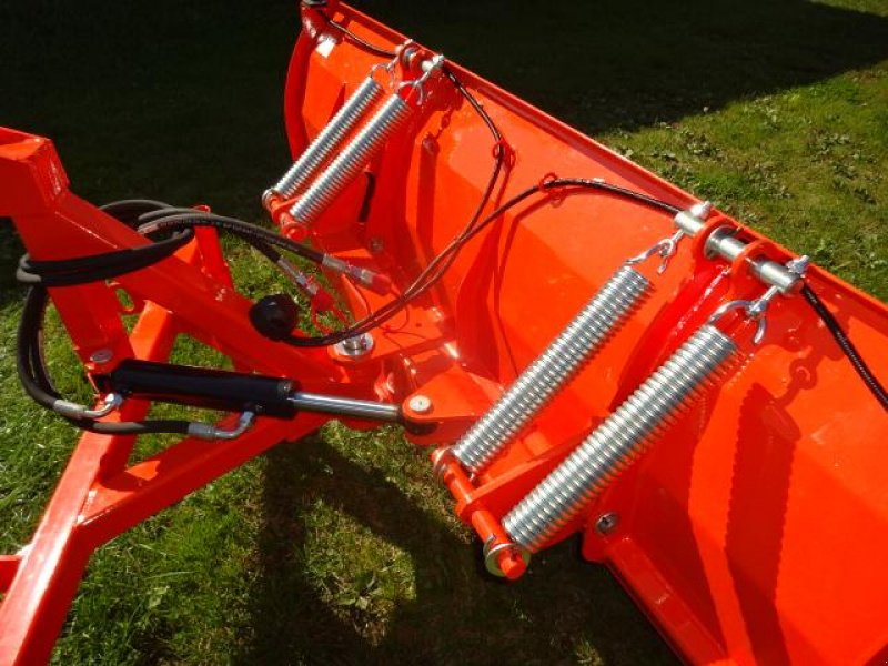 Schneepflug des Typs Sonstige Schneeschild 2 Meter- H - L - M - Hydraulisch schwenkbar- Anbau an Dreipunkt, Neumaschine in Neureichenau (Bild 10)