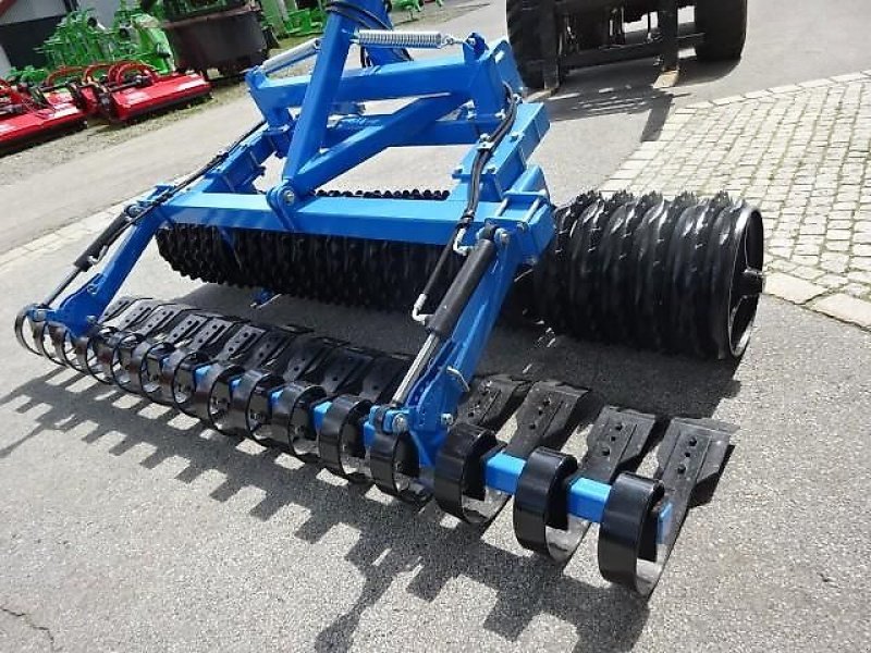 Packer & Walze des Typs S&F Frontcambridgewalze- Frontpacker -3-Meter - Lenkbock- hydrl., Neumaschine in Neureichenau (Bild 17)