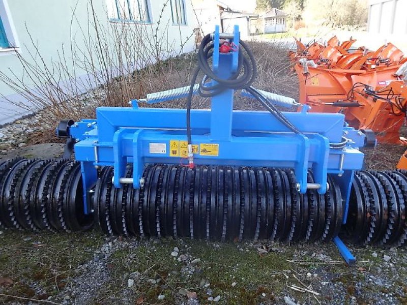 Packer & Walze des Typs S&F Frontcambridgewalze- Frontpacker -3-Meter - Lenkbock- hydrl., Neumaschine in Neureichenau (Bild 10)
