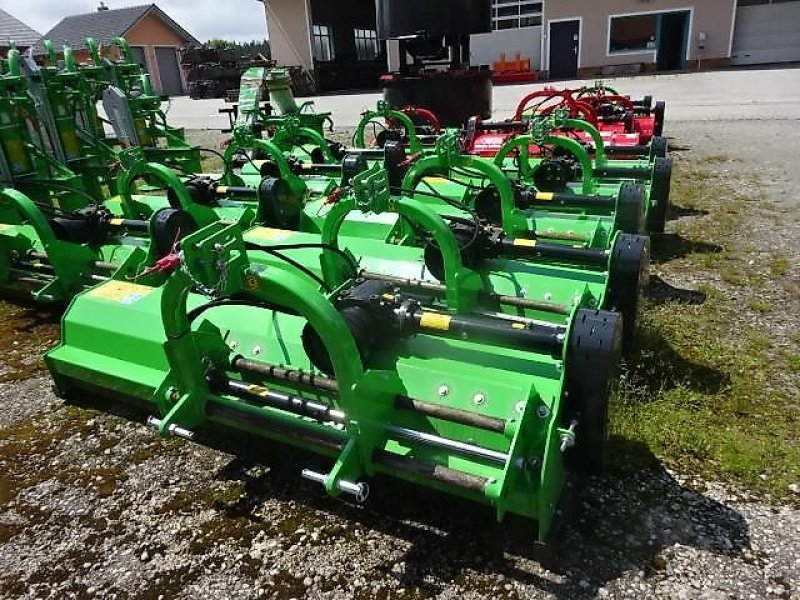 Mulcher des Typs Talex Schlegelmulcher Talex- Eco- NEU-2 -Meter - in verschiedenen Breiten möglich-  mit Hydraulischer Seitenverschiebung-  auch möglich in verschiedenen Breiten - auch in  1,35 Meter -1,5 Meter - 1,8 Meter - 2 Meter - 2,2 Meter, Neumaschine in Neureichenau (Bild 4)