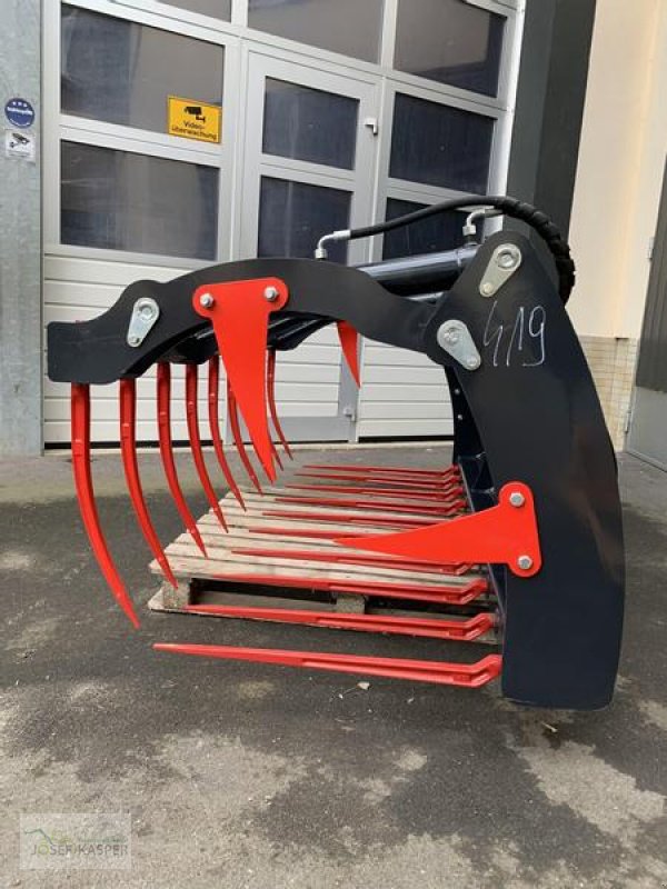 Frontladerzubehör des Typs Inter Tech Krokodilgebiss, Neumaschine in Alitzheim (Bild 2)