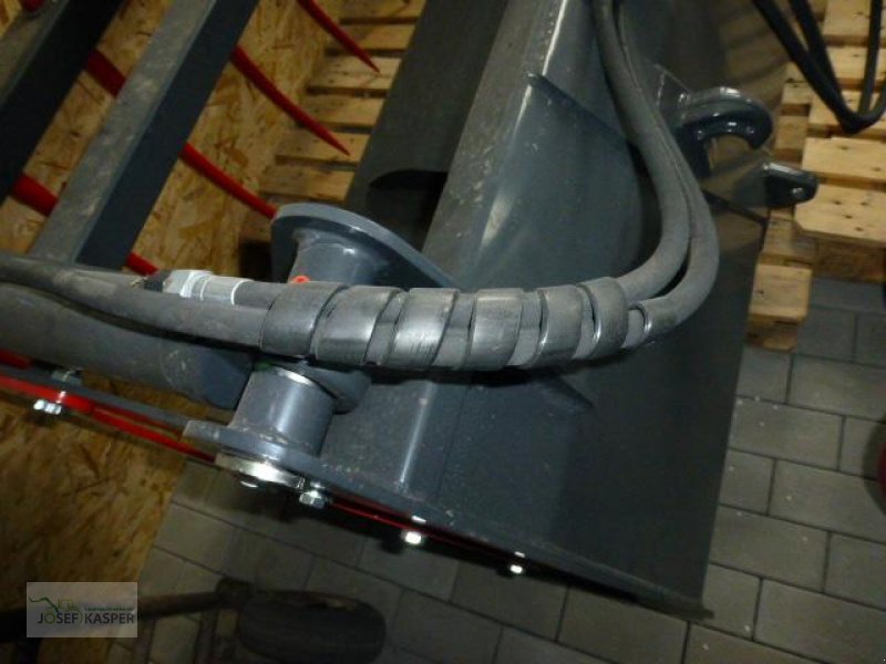 Frontladerzubehör des Typs Inter Tech Krokodil-Schaufel, Neumaschine in Alitzheim (Bild 14)