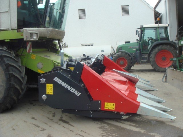 Maispflückvorsatz des Typs Dominoni SL 966, Ausstellungsmaschine in Baumgarten (Bild 4)