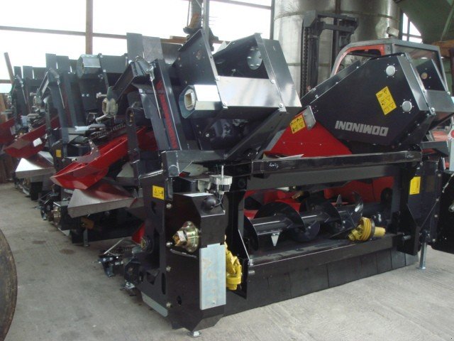 Maispflückvorsatz des Typs Dominoni SL 978 BG, Neumaschine in Baumgarten (Bild 12)