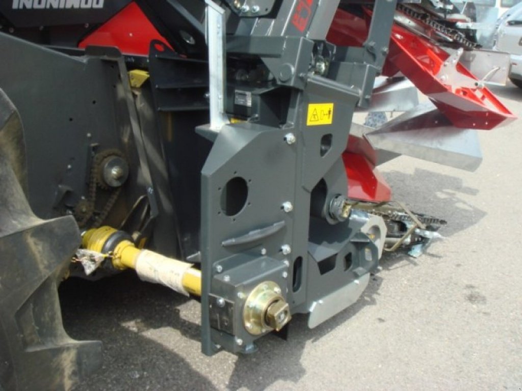 Maispflückvorsatz des Typs Dominoni SL 978 BG, Neumaschine in Baumgarten (Bild 8)