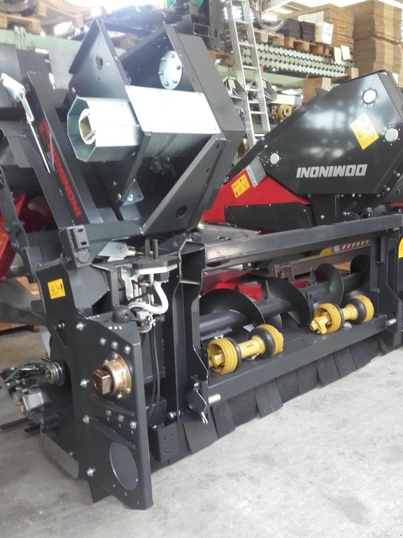 Maispflückvorsatz des Typs Dominoni SL 978 BG, Neumaschine in Baumgarten (Bild 13)