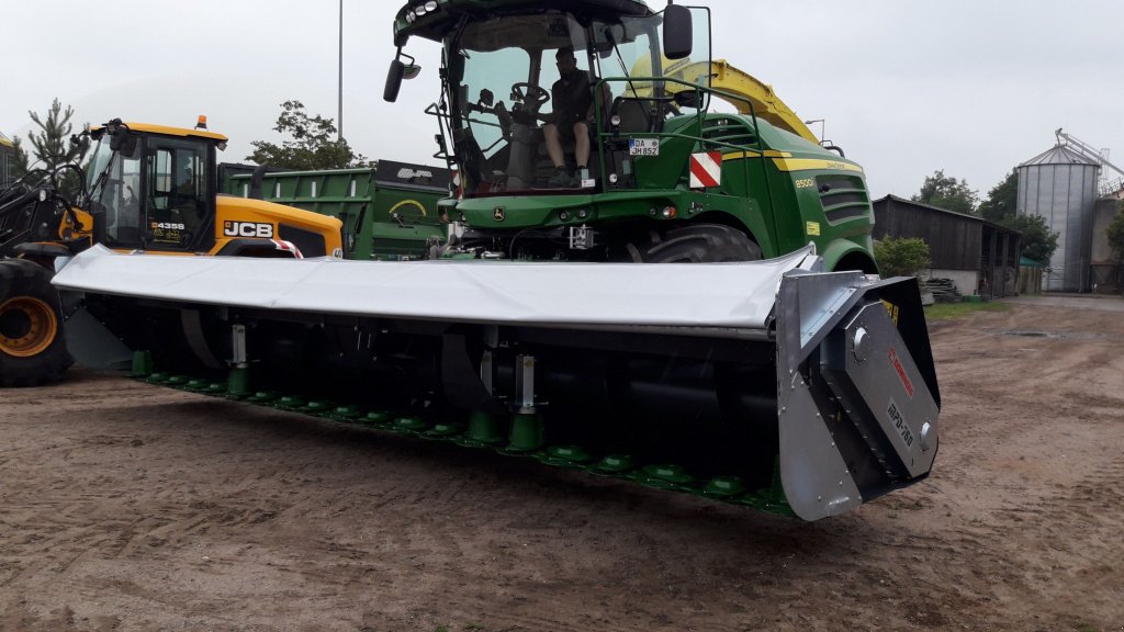 GPS-Schneidwerk des Typs Dominoni Multi Power Disc 760, Neumaschine in Baumgarten (Bild 3)