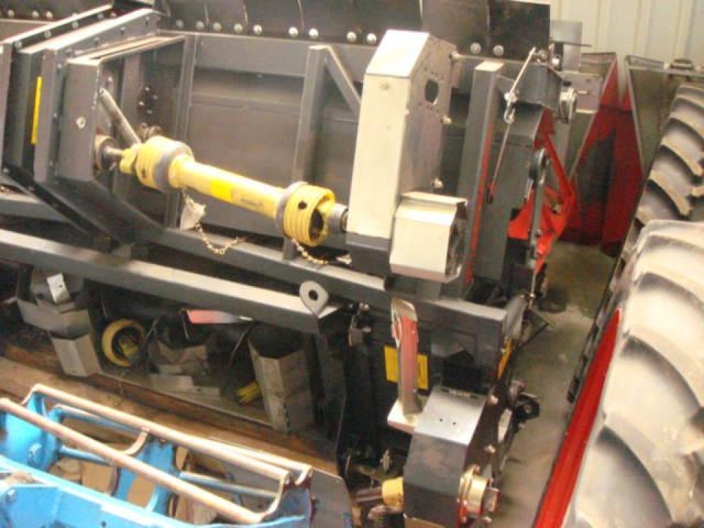 Maispflückvorsatz des Typs Dominoni SL 968, Neumaschine in Baumgarten (Bild 9)