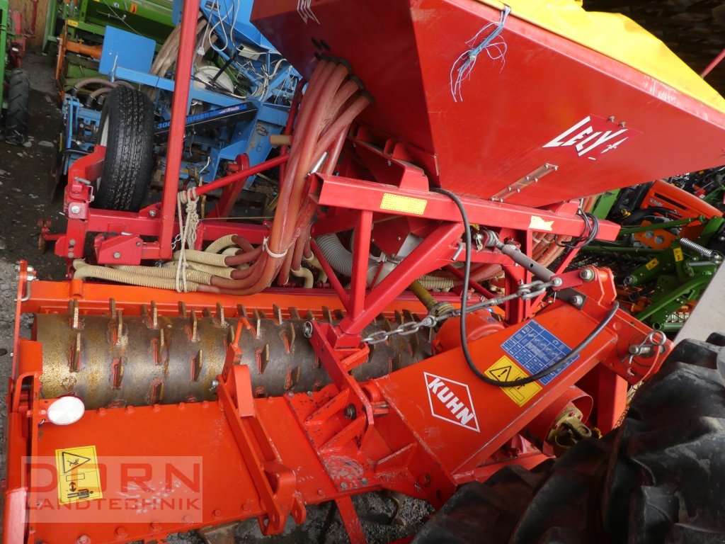 Drillmaschinenkombination des Typs Kuhn Kuhn HRD 302D, Lely pneum., Gebrauchtmaschine in Bruckberg (Bild 2)