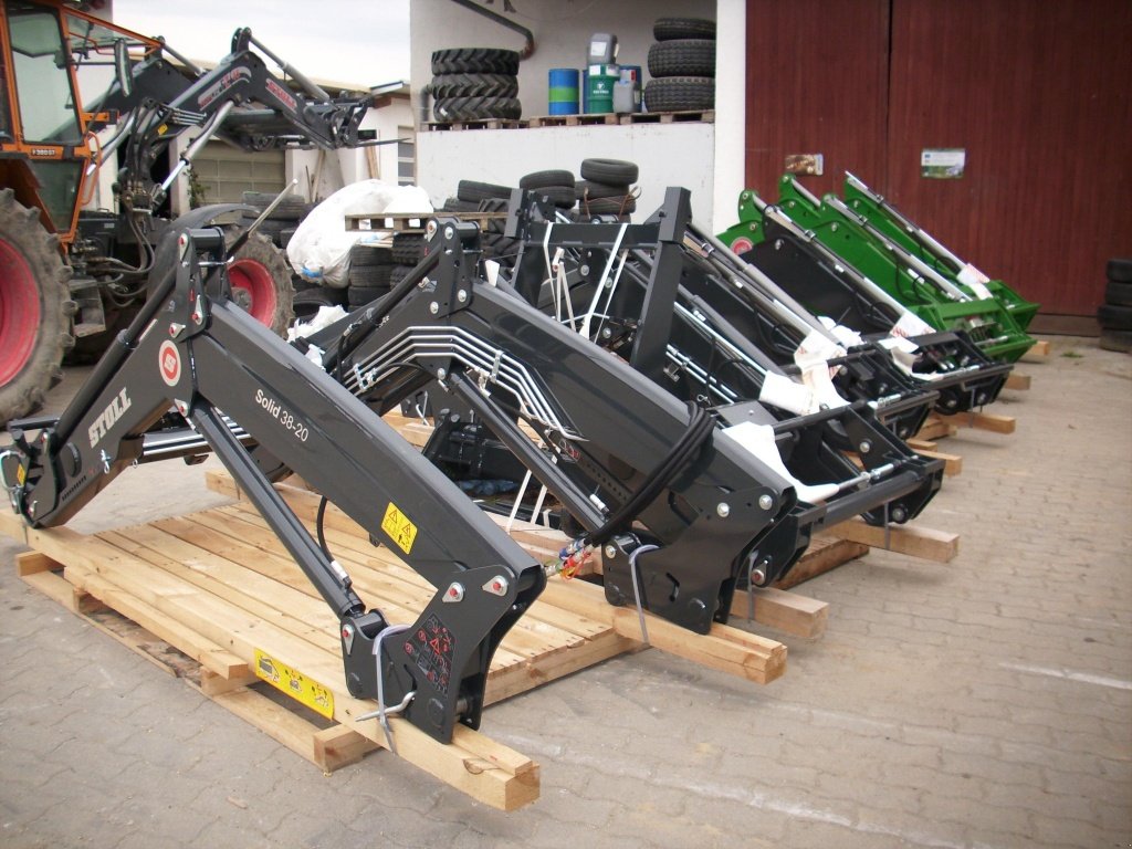 Frontlader des Typs Stoll Mehrere neue und gebrauchte Stoll-Frontlader, Neumaschine in Marxheim (Bild 2)