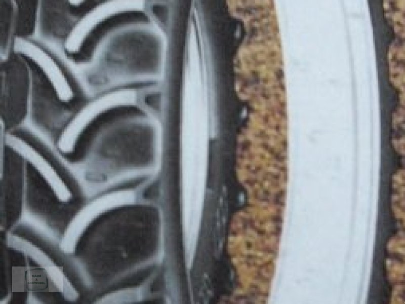 Reifen des Typs Kleber 230/95 R32, Neumaschine in Gross-Bieberau (Bild 1)
