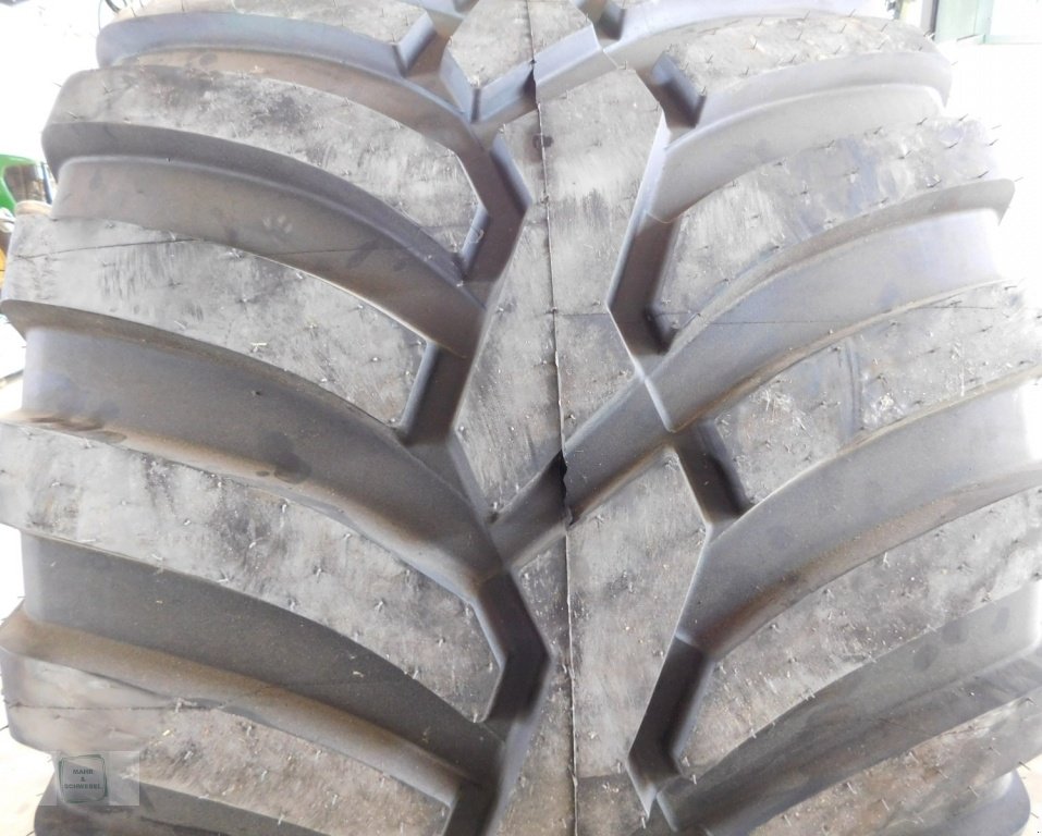 Reifen des Typs Vredestein 710/45R22,5 Flotation, Neumaschine in Gross-Bieberau (Bild 1)