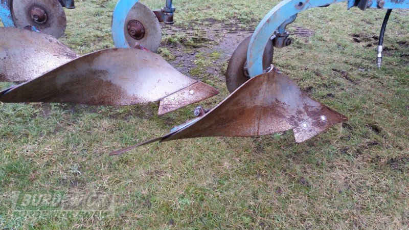 Pflug des Typs Överum 6-Schar, Gebrauchtmaschine in Lamstedt (Bild 4)