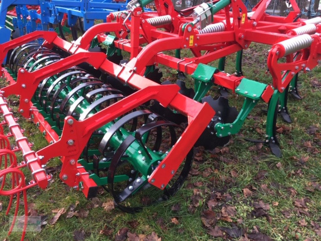 Grubber des Typs Agro-Masz Runner 30, Neumaschine in Marsberg (Bild 9)