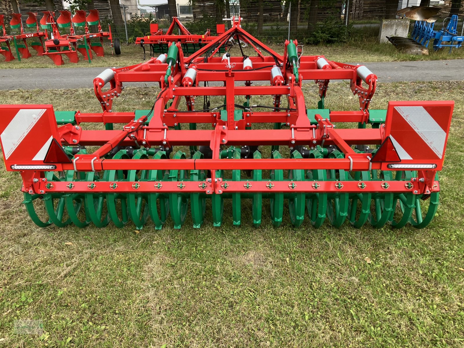 Grubber des Typs Agro-Masz Runner 30, Neumaschine in Marsberg (Bild 3)