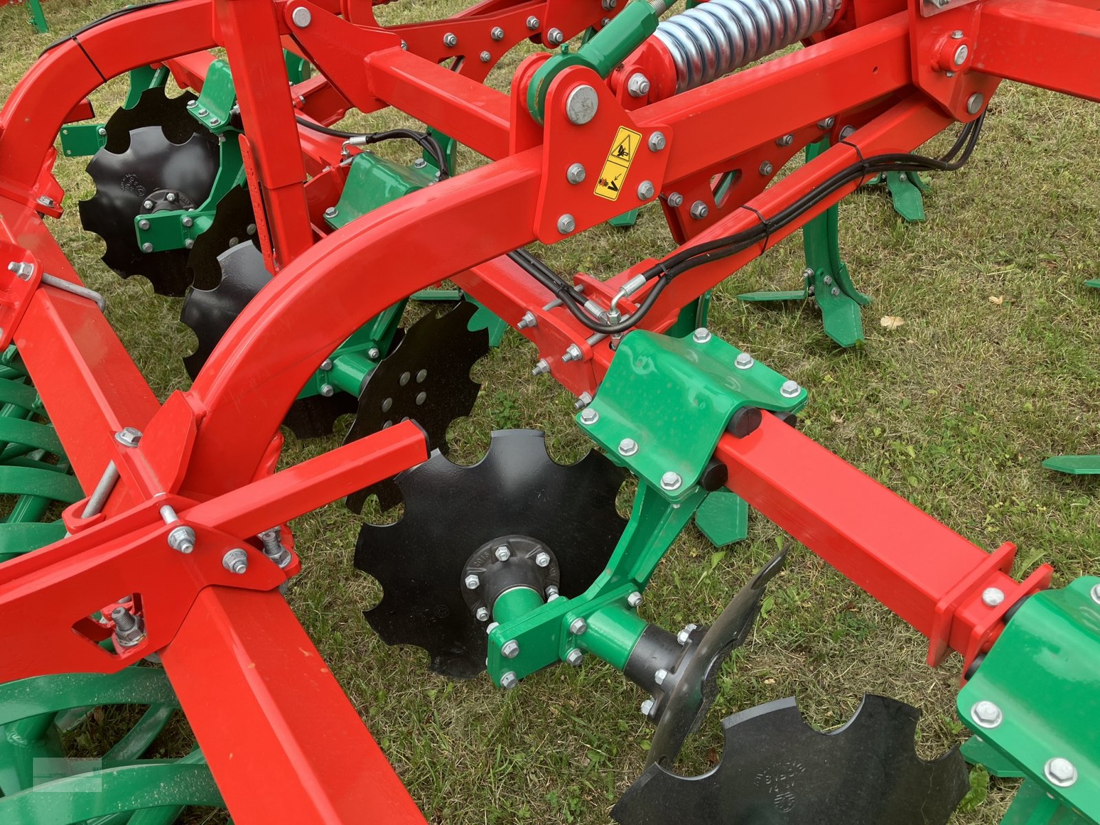 Grubber des Typs Agro-Masz Runner 30, Neumaschine in Marsberg (Bild 15)