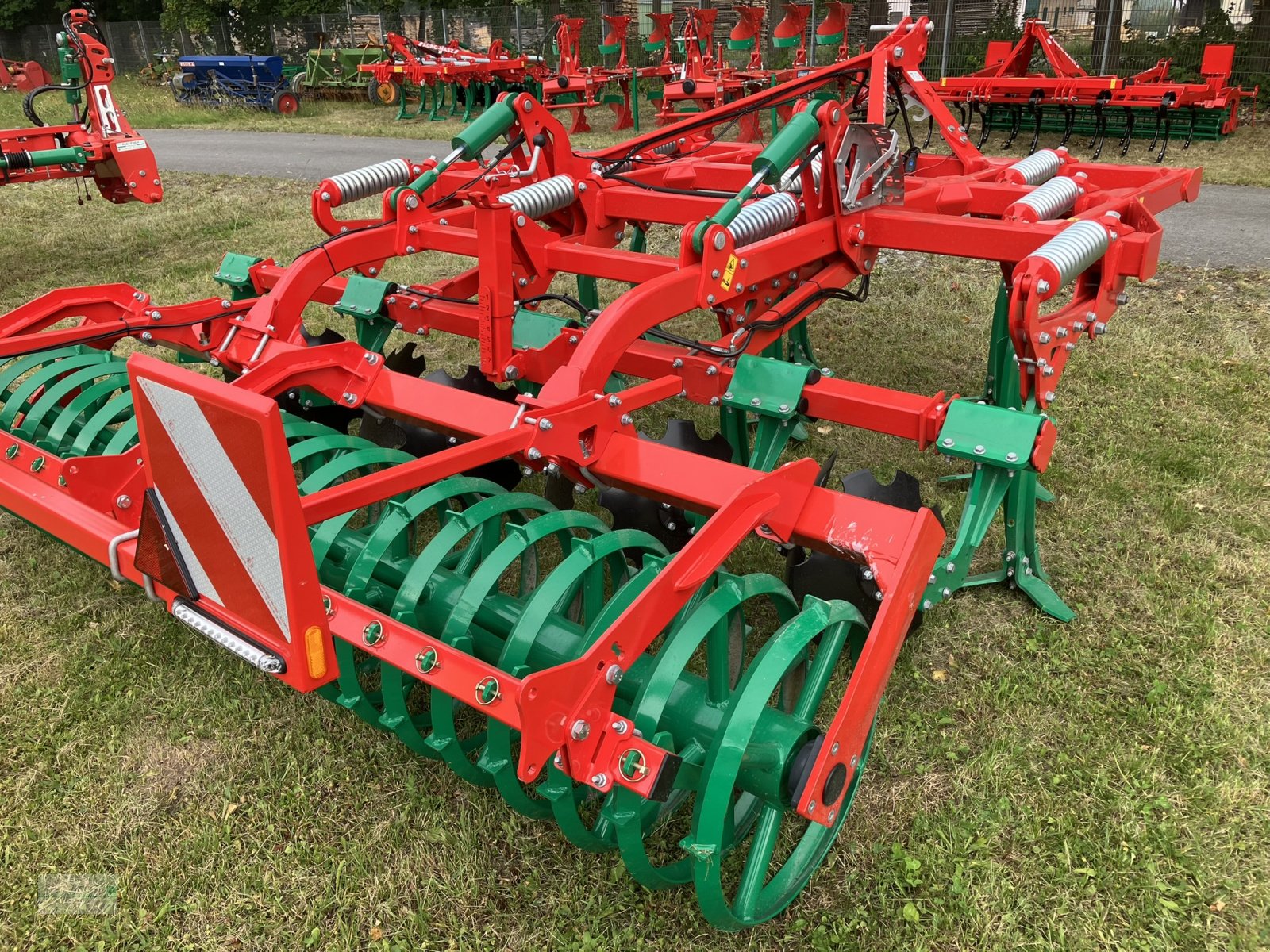 Grubber des Typs Agro-Masz Runner 30, Neumaschine in Marsberg (Bild 18)