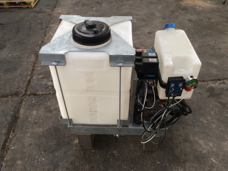 Weinbauspritze des Typs Jacoby Jacotron, Neumaschine in Bad Sobernheim (Bild 2)