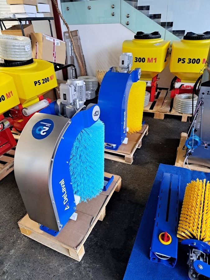 Sonstige Hoftechnik des Typs Alfa Laval Kuhbürste SCB, Neumaschine in St. Marienkirchen (Bild 1)