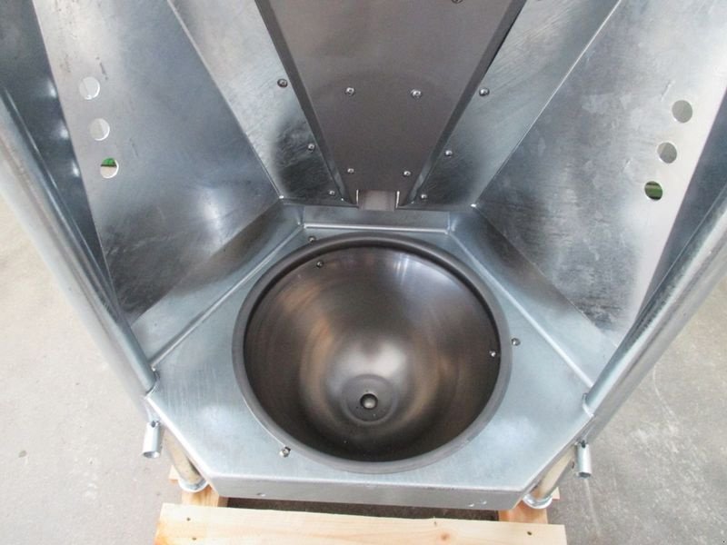 Siloentnahmegerät & Verteilgerät des Typs Alfa Laval FSC400 Kraftfutterstation, Neumaschine in St. Marienkirchen (Bild 4)