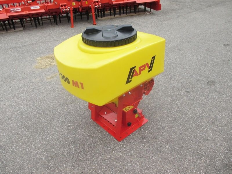 Striegel mit Nachsaateinrichtung des Typs APV PS 200 M1 pneum. Sägerät, Neumaschine in St. Marienkirchen (Bild 3)