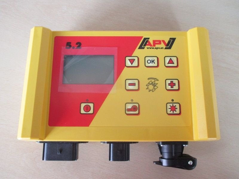 Striegel mit Nachsaateinrichtung des Typs APV PS 200 M1 pneum. Sägerät, Neumaschine in St. Marienkirchen (Bild 8)