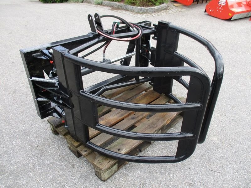 Frontladerzubehör des Typs Stekro Rundballengreifer, Neumaschine in St. Marienkirchen (Bild 3)