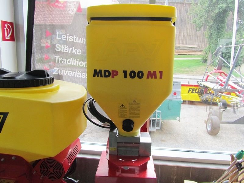 Striegel mit Nachsaateinrichtung des Typs APV MDP 100 M1 Multidosierer, Neumaschine in St. Marienkirchen (Bild 1)