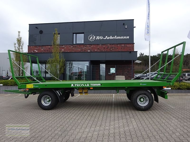 Ballentransportwagen des Typs PRONAR 2-Achs- Ballentransportwagen TO25M / T025M, 12,0 to. z.G.G, Ballenwagen, Flachwagen, Neumaschine in Itterbeck (Bild 3)