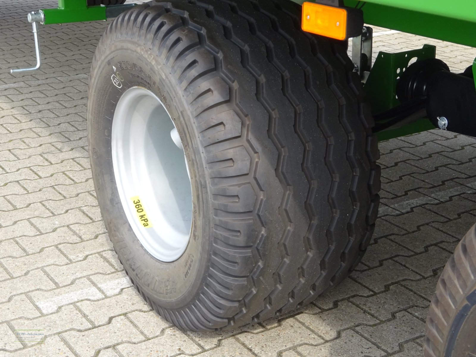 Ballentransportwagen des Typs PRONAR 3-Achs- Ballentransportwagen TO26 / T026, 18,0 to. z.G.G, Ballenwagen, Flachwagen, Neumaschine in Itterbeck (Bild 16)