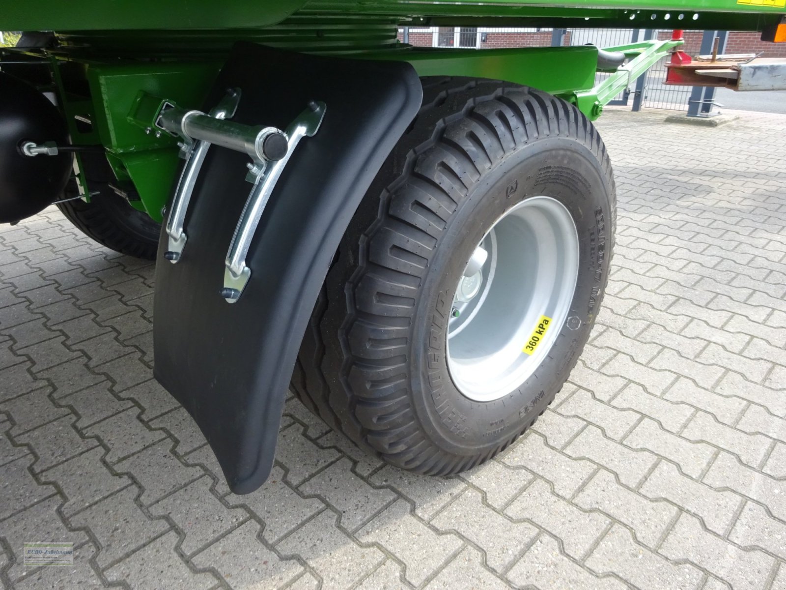 Ballentransportwagen des Typs PRONAR 3-Achs- Ballentransportwagen TO26 / T026, 18,0 to. z.G.G, Ballenwagen, Flachwagen, Neumaschine in Itterbeck (Bild 20)