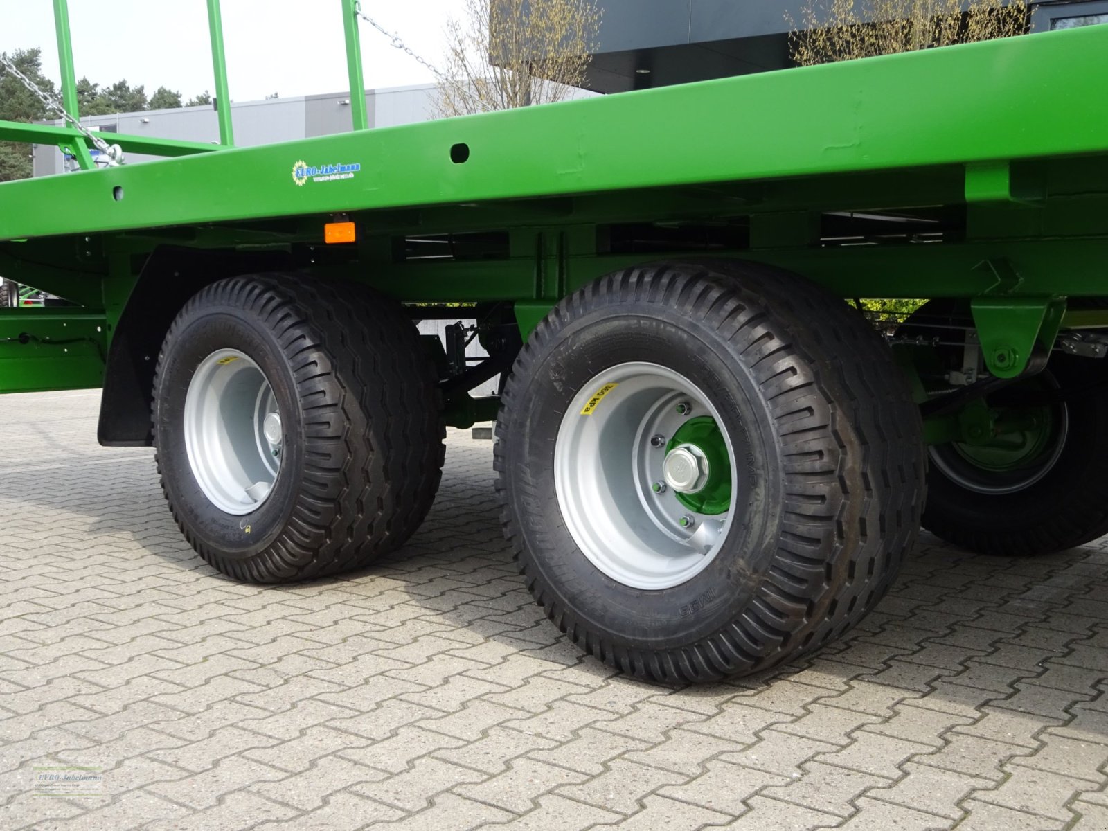 Ballentransportwagen des Typs PRONAR 3-Achs- Ballentransportwagen TO26 / T026, 18,0 to. z.G.G, Ballenwagen, Flachwagen, Neumaschine in Itterbeck (Bild 27)