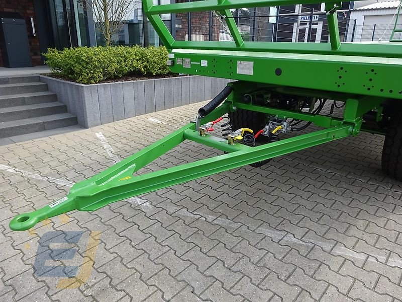 Ballentransportwagen des Typs PRONAR 3-Achs- Ballentransportwagen TO26M / T026M / TO 26M / T0 26 M 18,0 to. z.G.G, Ballenwagen, Flachwagen, Neumaschine in Itterbeck (Bild 18)