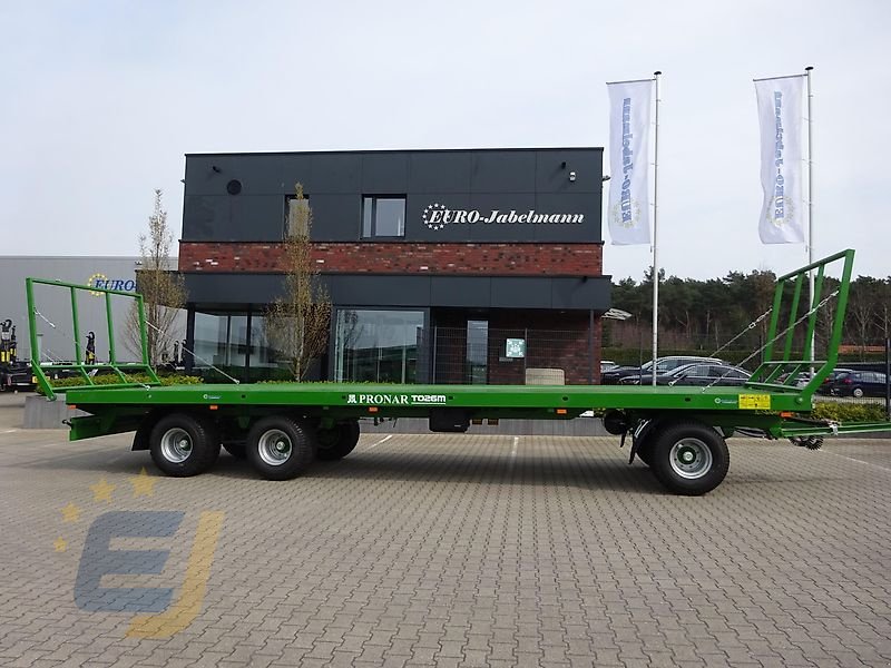 Ballentransportwagen des Typs PRONAR 3-Achs- Ballentransportwagen TO26M / T026M / TO 26M / T0 26 M 18,0 to. z.G.G, Ballenwagen, Flachwagen, Neumaschine in Itterbeck (Bild 26)