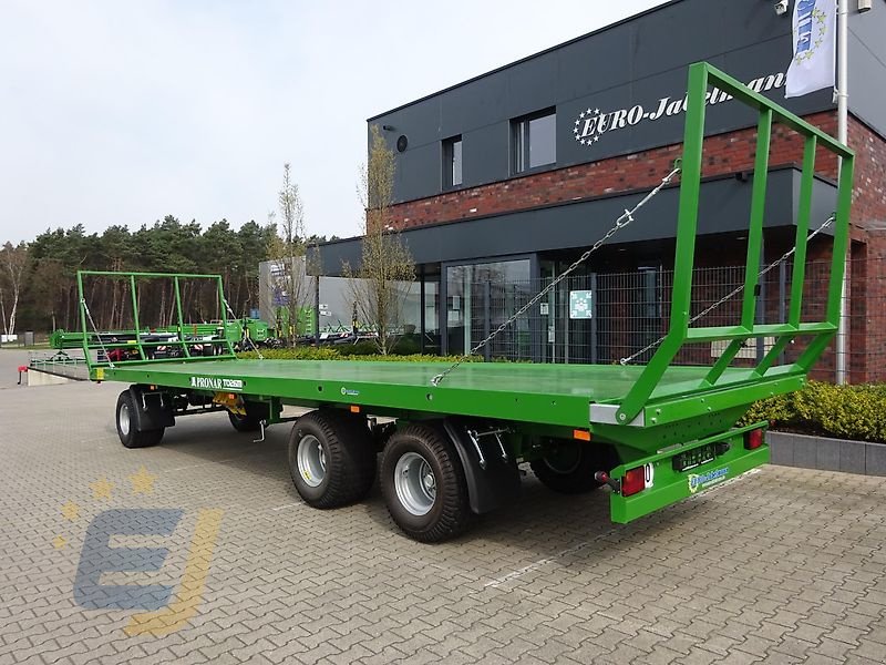 Ballentransportwagen des Typs PRONAR 3-Achs- Ballentransportwagen TO26M / T026M / TO 26M / T0 26 M 18,0 to. z.G.G, Ballenwagen, Flachwagen, Neumaschine in Itterbeck (Bild 5)