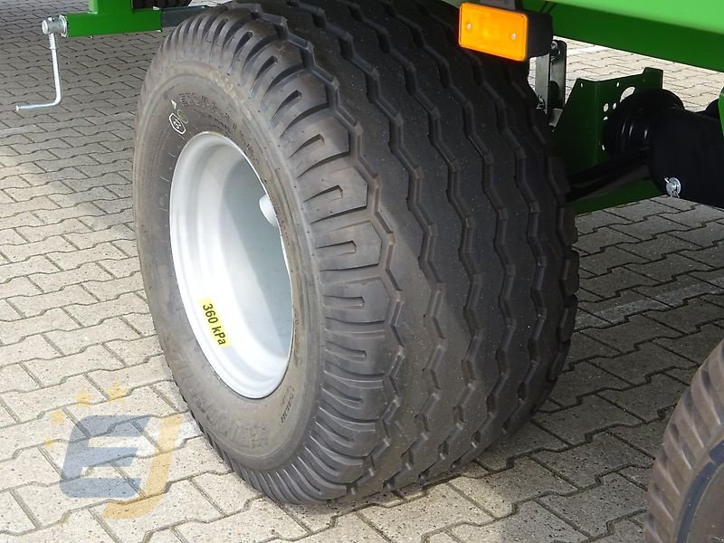 Ballentransportwagen des Typs PRONAR 3-Achs- Ballentransportwagen TO26M / T026M / TO 26M / T0 26 M 18,0 to. z.G.G, Ballenwagen, Flachwagen, Neumaschine in Itterbeck (Bild 16)