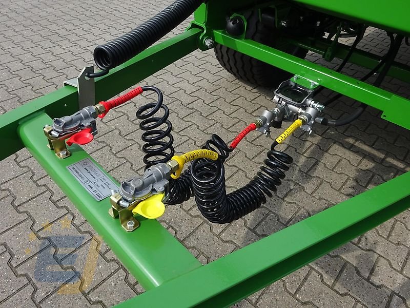 Ballentransportwagen des Typs PRONAR 3-Achs- Ballentransportwagen TO26M / T026M / TO 26M / T0 26 M 18,0 to. z.G.G, Ballenwagen, Flachwagen, Neumaschine in Itterbeck (Bild 28)