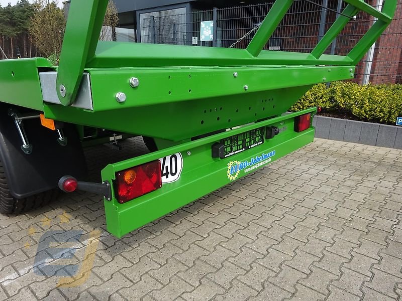 Ballentransportwagen des Typs PRONAR 3-Achs- Ballentransportwagen TO26M / T026M / TO 26M / T0 26 M 18,0 to. z.G.G, Ballenwagen, Flachwagen, Neumaschine in Itterbeck (Bild 9)