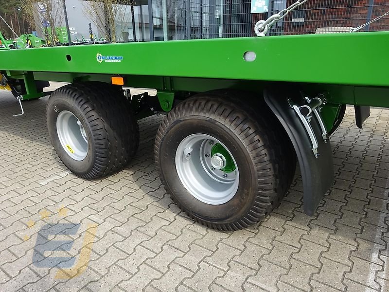 Ballentransportwagen des Typs PRONAR 3-Achs- Ballentransportwagen TO26M / T026M / TO 26M / T0 26 M 18,0 to. z.G.G, Ballenwagen, Flachwagen, Neumaschine in Itterbeck (Bild 10)