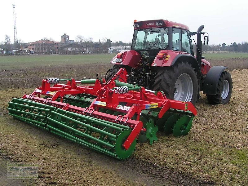 Kurzscheibenegge des Typs Unia Kurzscheibeneggen, ARES NEU, 2,50 - 12,00 m, verschiedene Walzen, Neumaschine in Itterbeck (Bild 13)