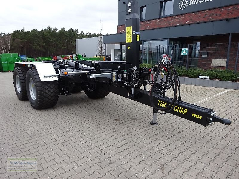 Abrollcontainer des Typs PRONAR Hakenlift / Abrollkipper /  Containeranhänger / Containerfahrzeug / Abrollsystem / Abrollfahrzeug / Hakengerät Modell 15 - 34 to, Tandem und Tridem, Neumaschine in Itterbeck (Bild 1)