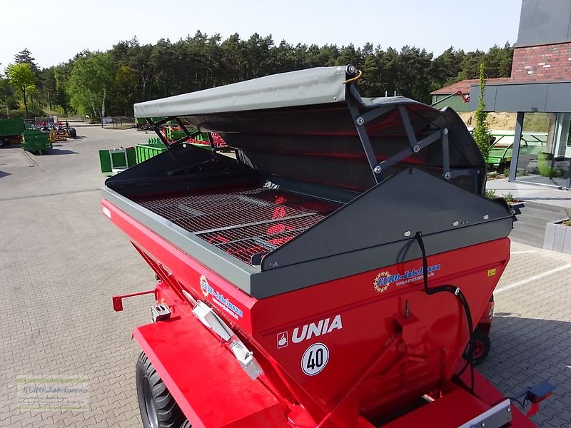 Düngerstreuer des Typs Unia Großflächenstreuer RCW 110 TD, Neumaschine in Itterbeck (Bild 26)