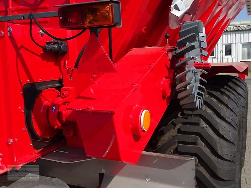 Düngerstreuer des Typs Unia Großflächenstreuer RCW 110 TD, Neumaschine in Itterbeck (Bild 19)