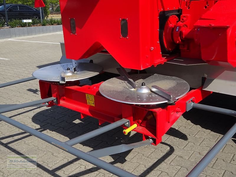 Düngerstreuer des Typs Unia Großflächenstreuer RCW 110 TD, Neumaschine in Itterbeck (Bild 18)