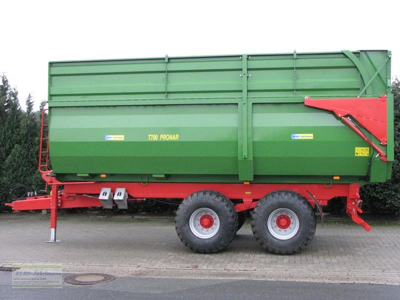 Kipper des Typs PRONAR Muldenkipper T 700, 21 to, NEU, Neumaschine in Itterbeck (Bild 3)