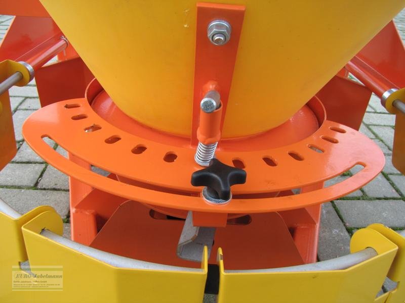 Schneepflug des Typs PRONAR Salzstreuer PS 250 / PS 250 M, NEU, Neumaschine in Itterbeck (Bild 7)