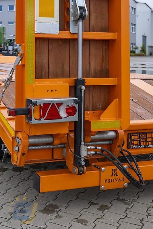 Tieflader des Typs PRONAR Tiefladeranhänger PB 3100, 24 to, 100 km/h, Neumaschine in Itterbeck (Bild 3)