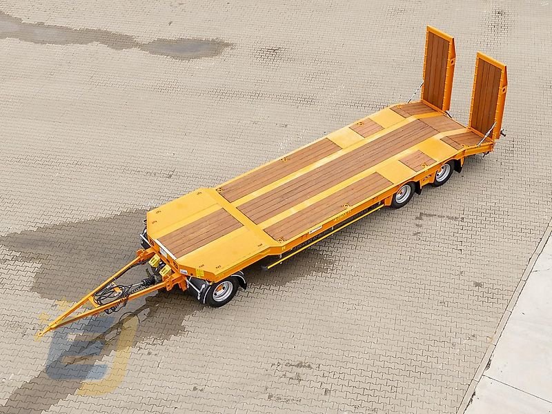 Tieflader des Typs PRONAR Tiefladeranhänger PB 3100, 24 to, 100 km/h, Neumaschine in Itterbeck (Bild 8)